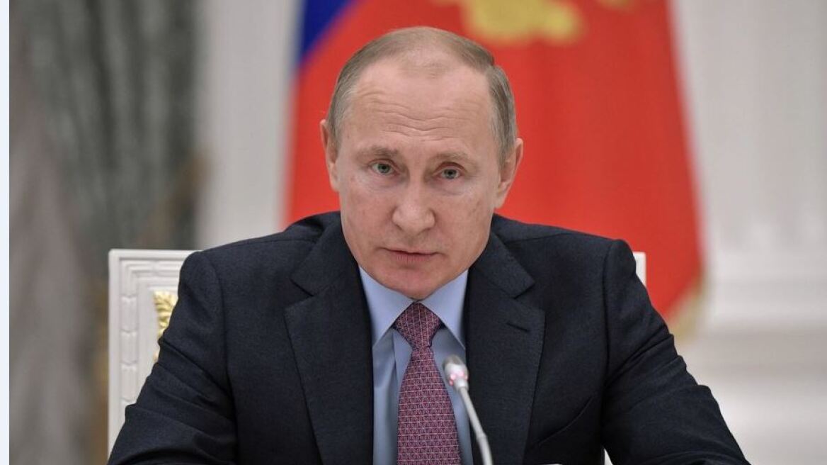 O Πούτιν μοιράζει... δώρα: Παραγράφει οφειλές φόρων 50 εκατομμυρίων ψηφοφόρων